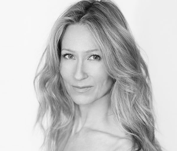 ANGELA DIXON-1581 BW_1 Crop.jpeg