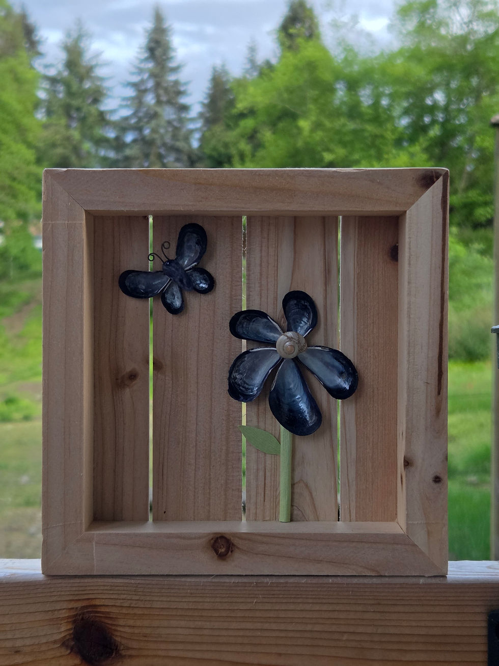 Thumbnail: Flower and Butterfly Shell Art