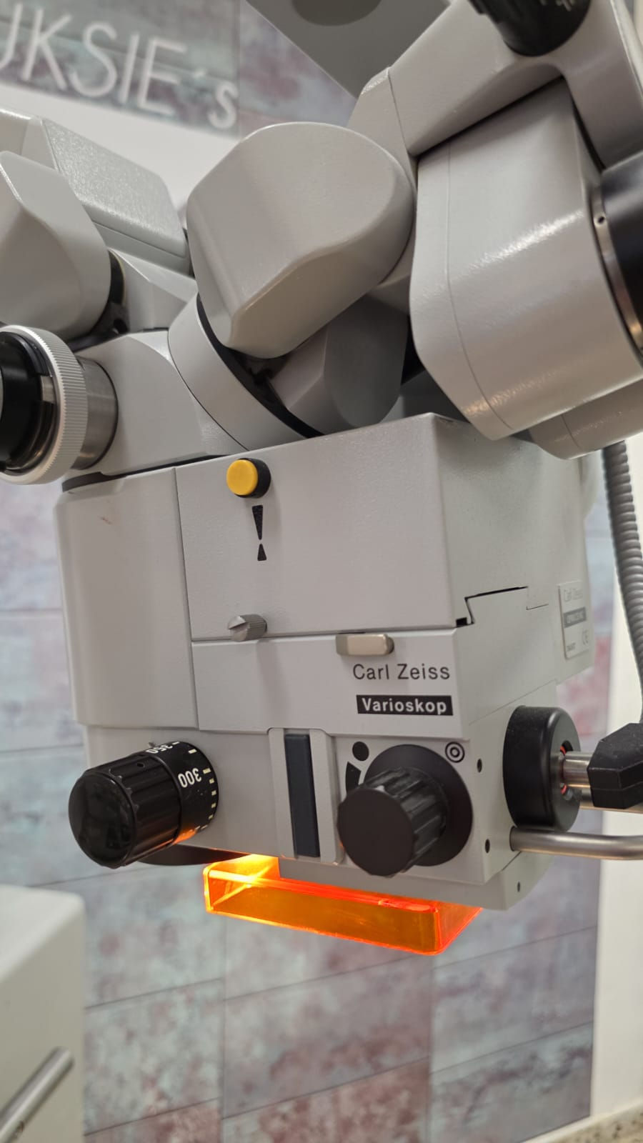 Thumbnail: Zeiss OPMI-CS auf Stativ NC-2 Neuro- und Wirbelsäulenchirurgie Mikroskop