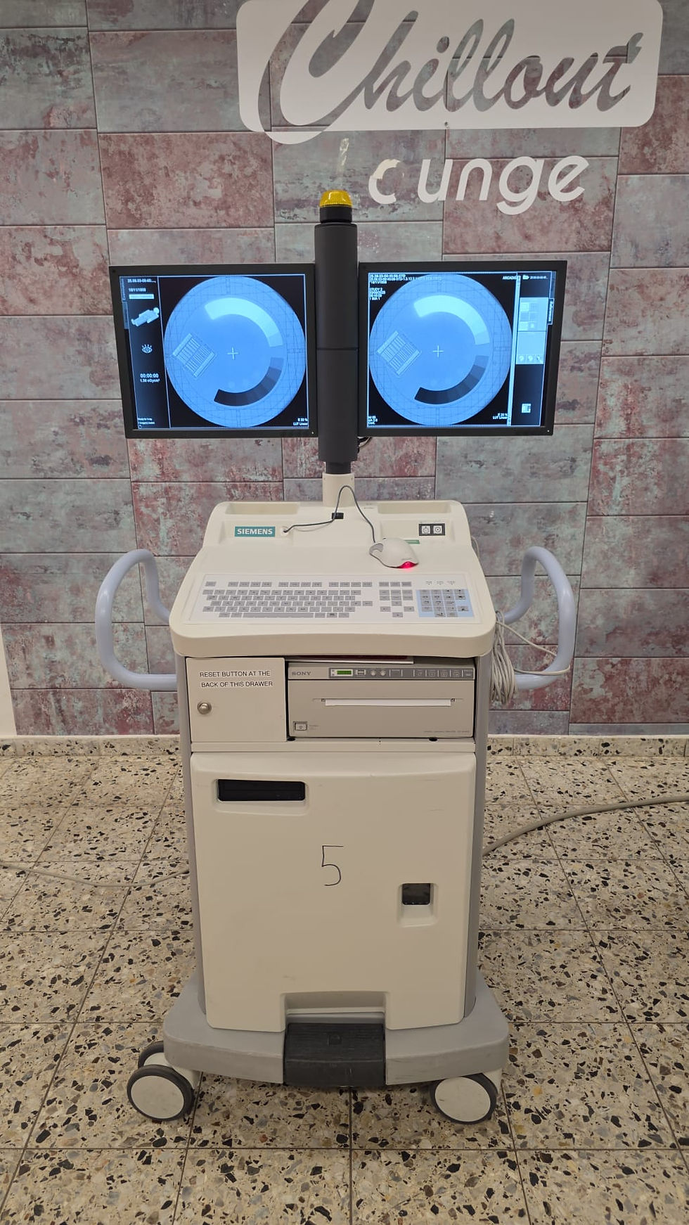 Thumbnail: Siemens Arcadis Varic, Baujahr 2009