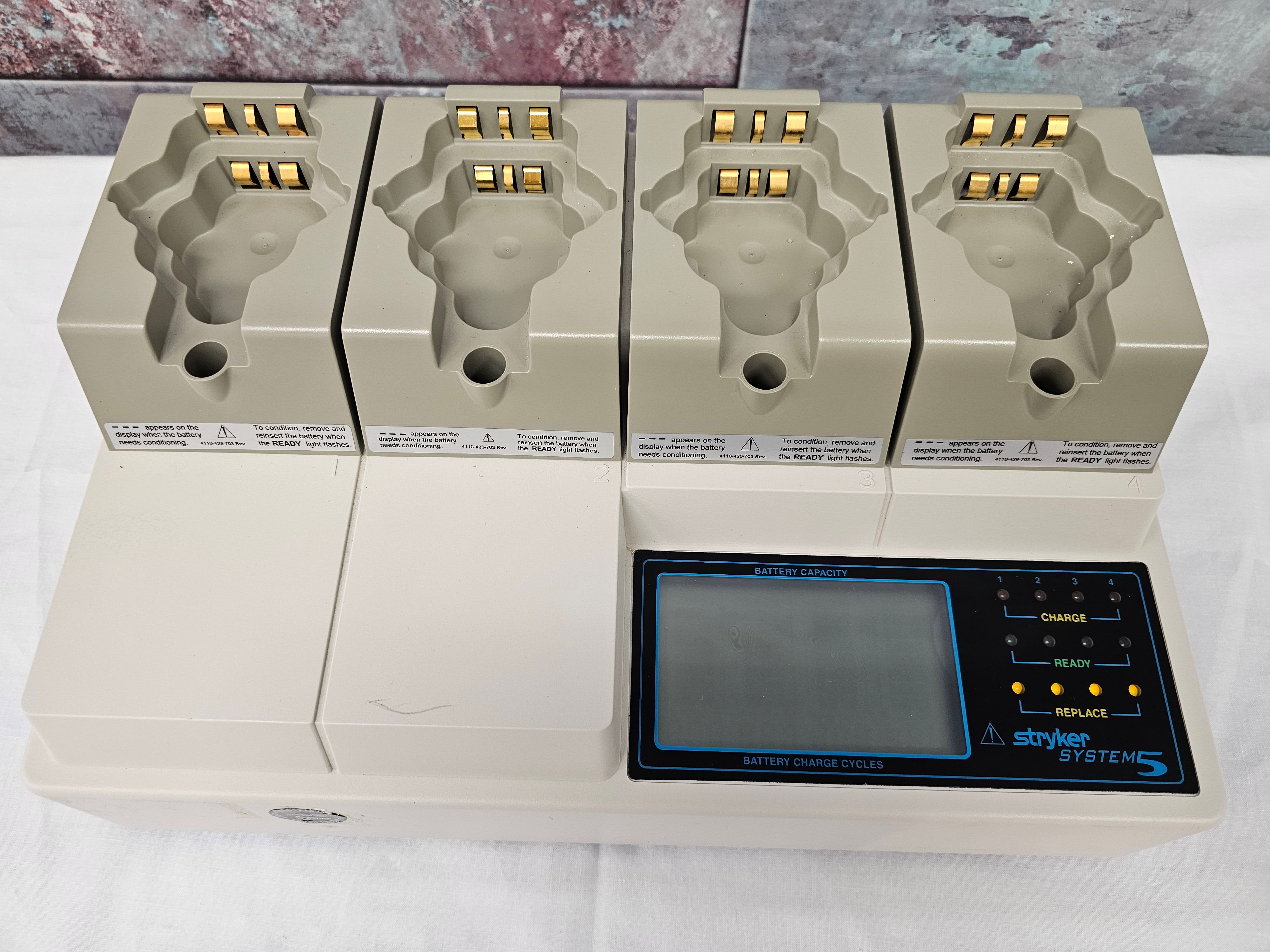 Stryker System 5 Ladegerät