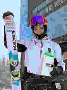 Mathilde Gremaud remporte le ski slopestyle lors du Dew Tour à coper mountainn