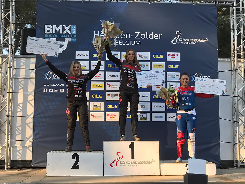 Zoé Claessens en or