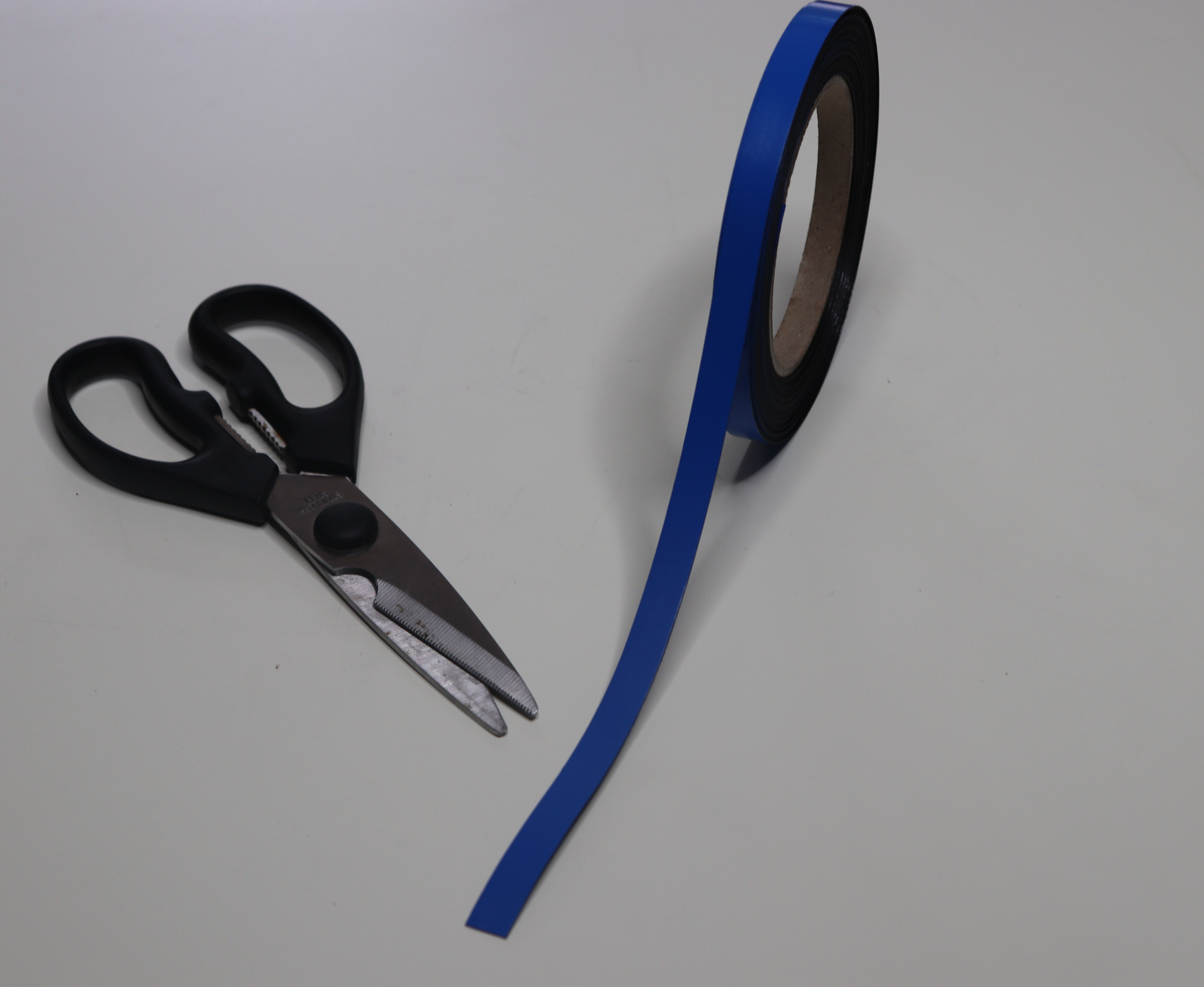 Gloss Blue faced Magnetic Roll 10mm x 10M