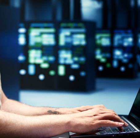 A importância de manter a hospedagem de dados sob jurisdição brasileira em transações estratégicas 