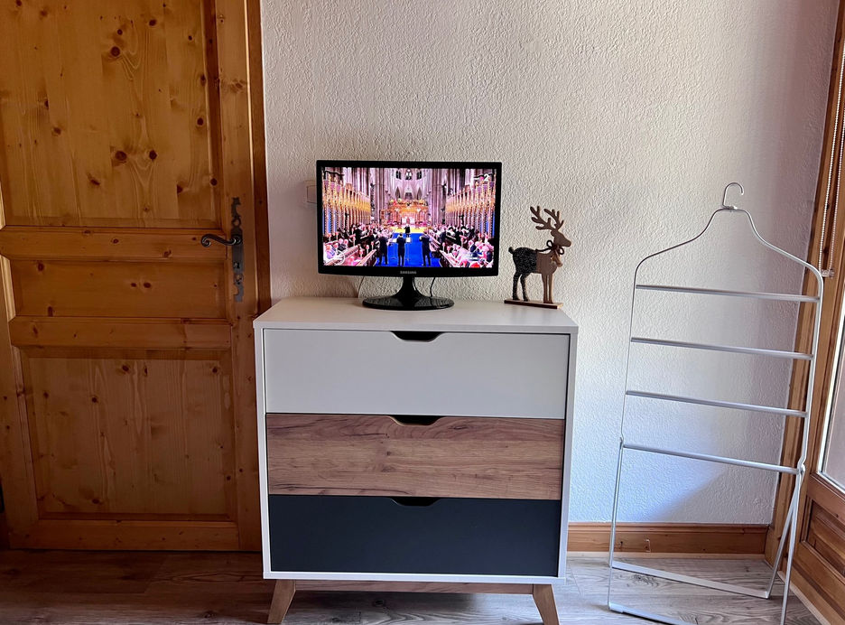 Chambre 1 TV.jpg