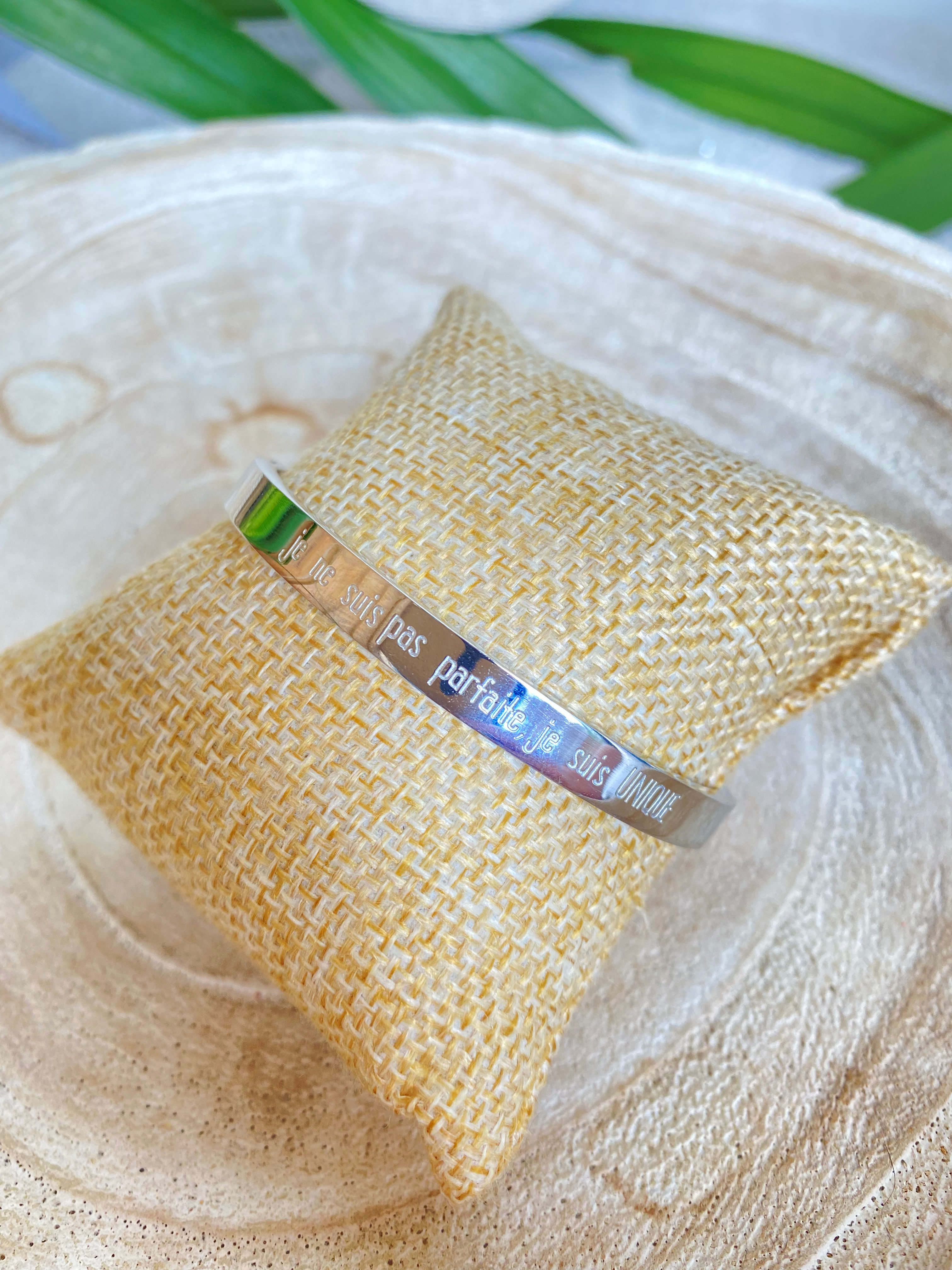 Bracelet "Je ne suis pas parfaite, je suis unique"