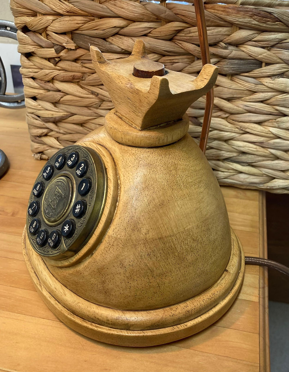Thumbnail: Upcycled Telephone Lamp