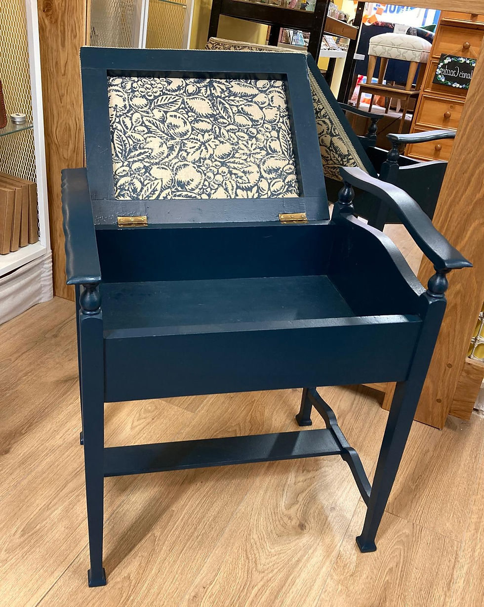 Thumbnail: Restored Vintage Piano Stool