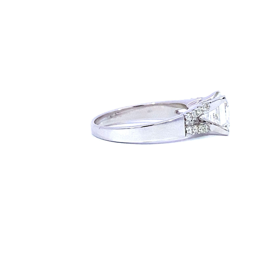 ภาพขนาดย่อ: GIA Solitaire Square Emerald Cut 1.50 Carats 