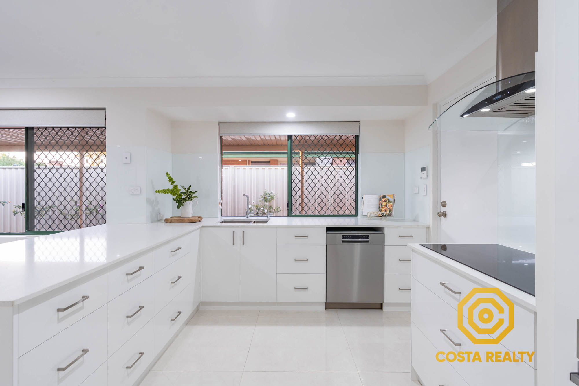 12 Marich Cove, Atwell - Thumbnail 5
