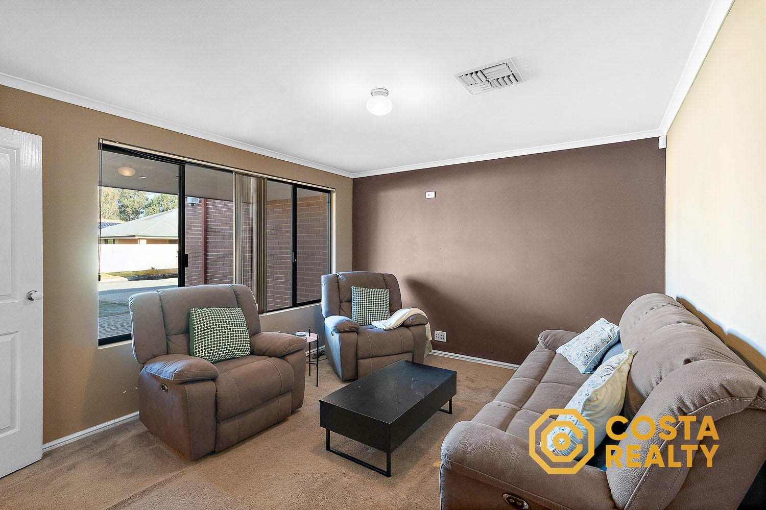 25 Pinaster Boulevard, Canning Vale - Image 1