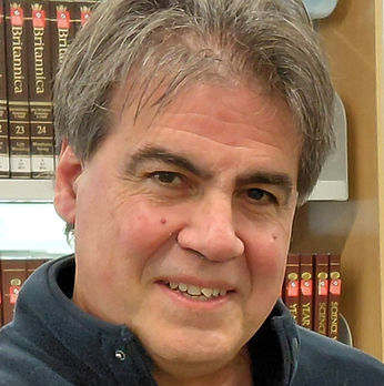 Tim Hobbs_Cropped headshot_Emergent Wellness (1).jpg