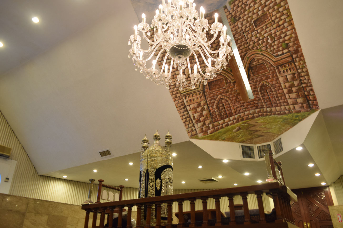 Chandelier over the Bimah