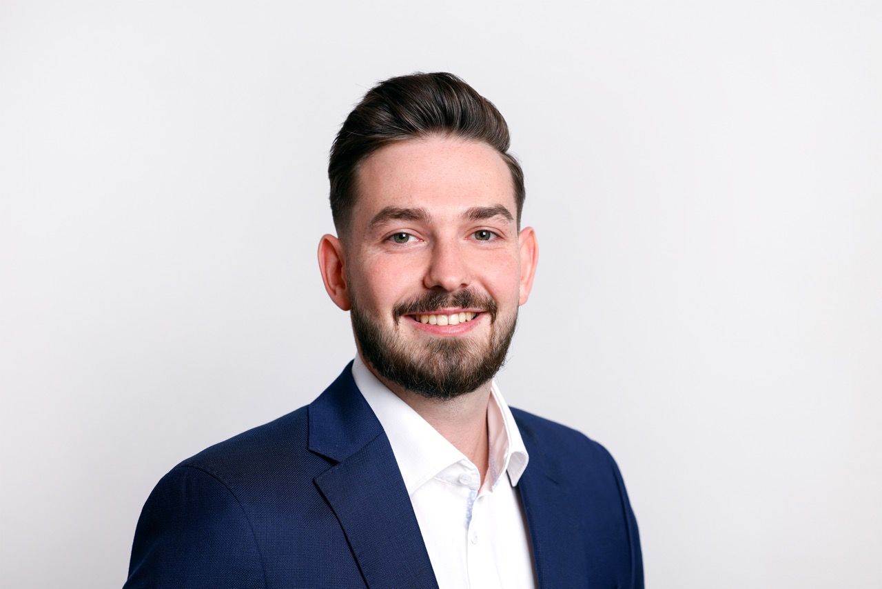 Nico Scherer - Portrait.jpeg