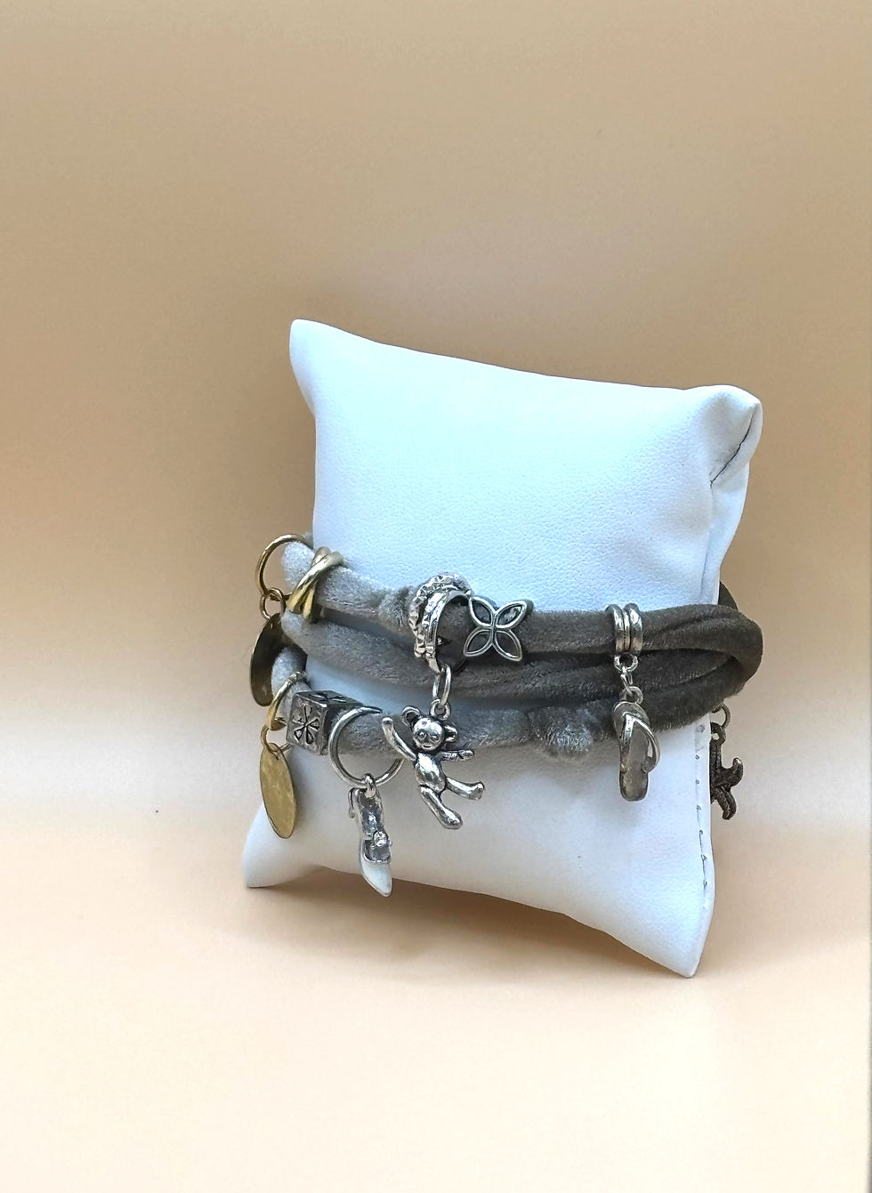 Miniatura: Braccialetto in tessuto con accessori