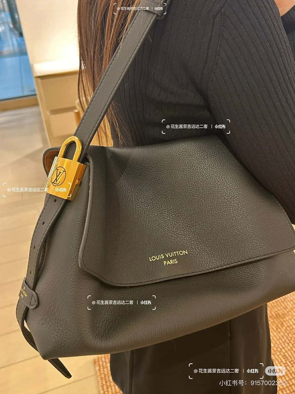 Thumbnail: Black Full Leather Shoulder Bag Low Key Messenger Handbag – LUV347