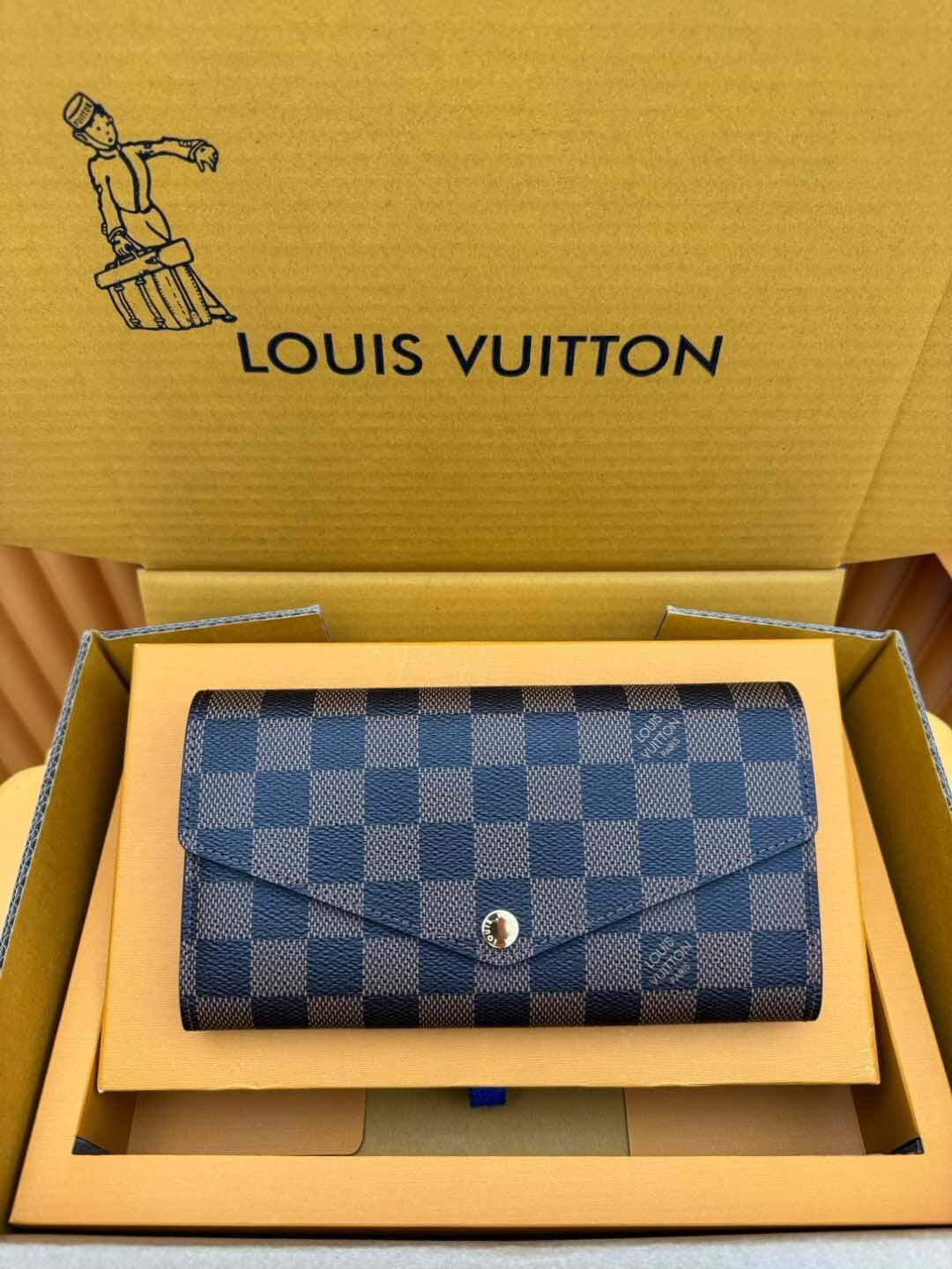 Designer Wallet LOV - 7990