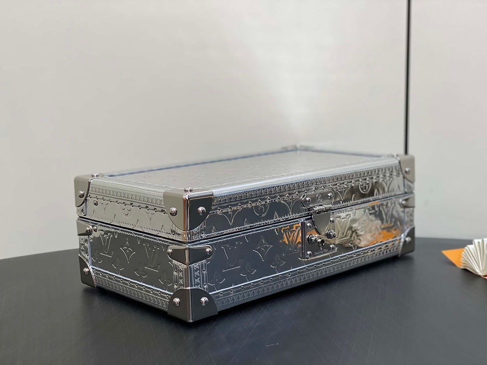 Thumbnail: Louis Vuitton LV Silver Patent Leather Case Watch Case Coffret 8 Montres Watch C