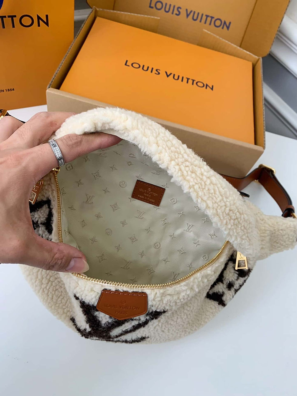 Thumbnail: Designer Bag VOL - 7233