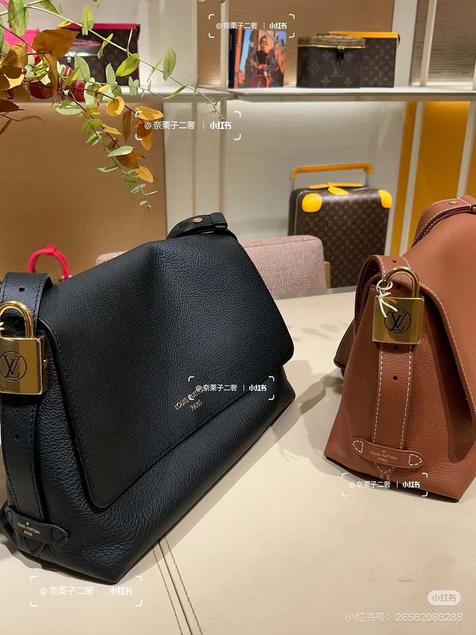 Thumbnail: Black Full Leather Shoulder Bag Low Key Messenger Handbag – LUV347