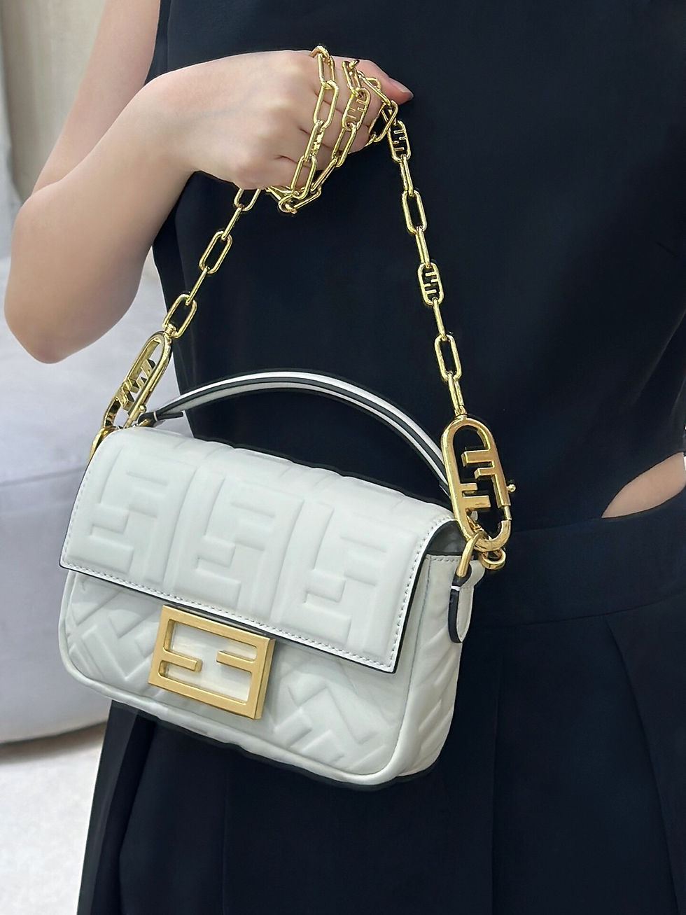 Thumbnail: FENDI Baguette, which is indispensable for going out, model number 0135AS