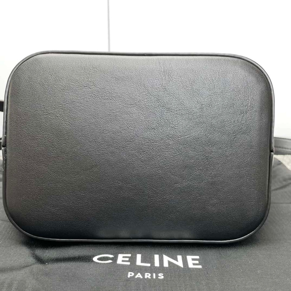 Thumbnail: Celine CUIR TRIOMPHE small smooth cowhide bucket bag black