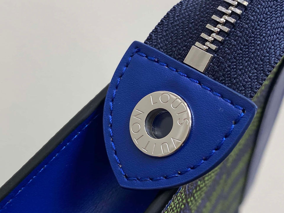 Thumbnail: Louis Vuitton LV Pochette Voyage Medium Size Handbag Blue Plaid