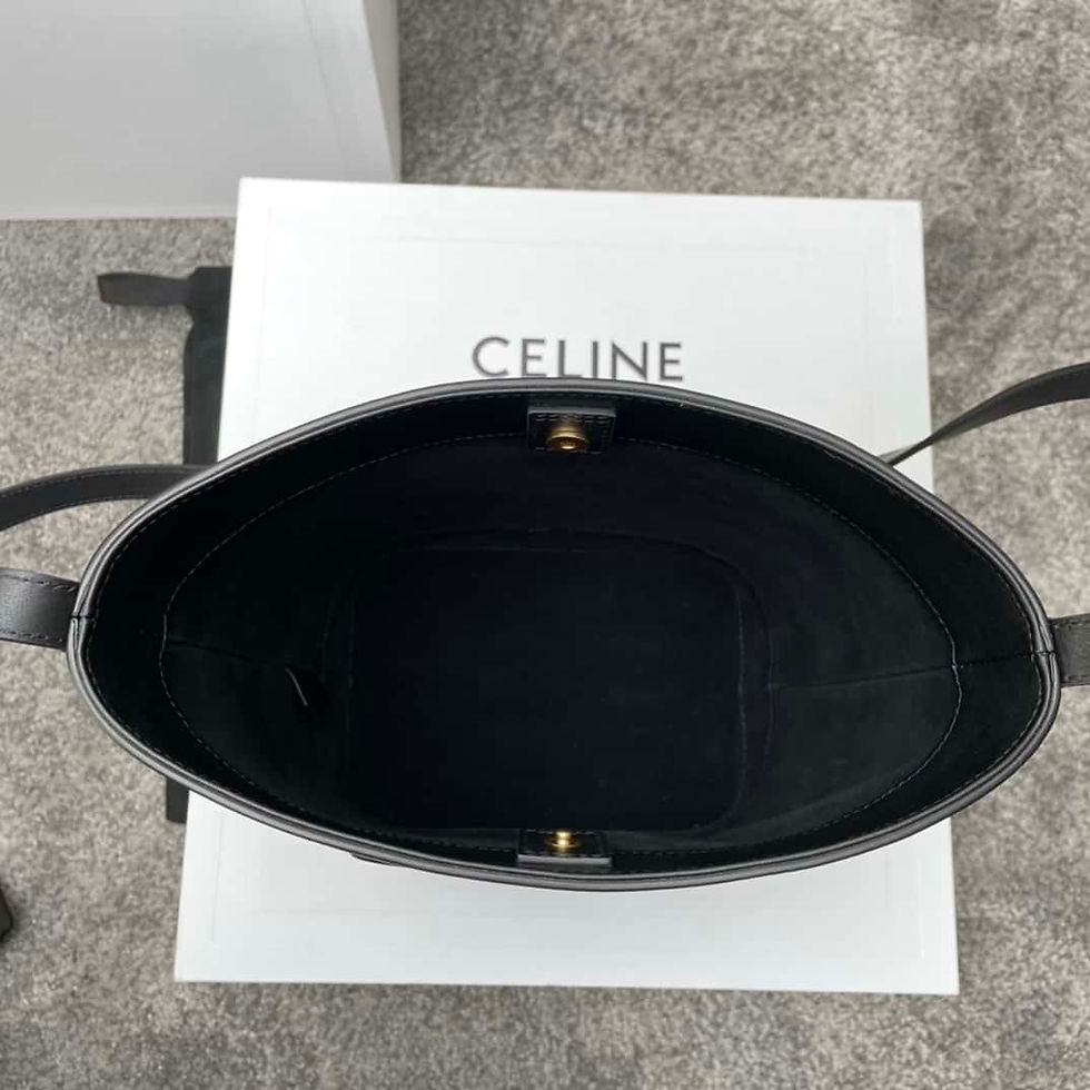 Thumbnail: Celine CUIR TRIOMPHE small smooth cowhide bucket bag black