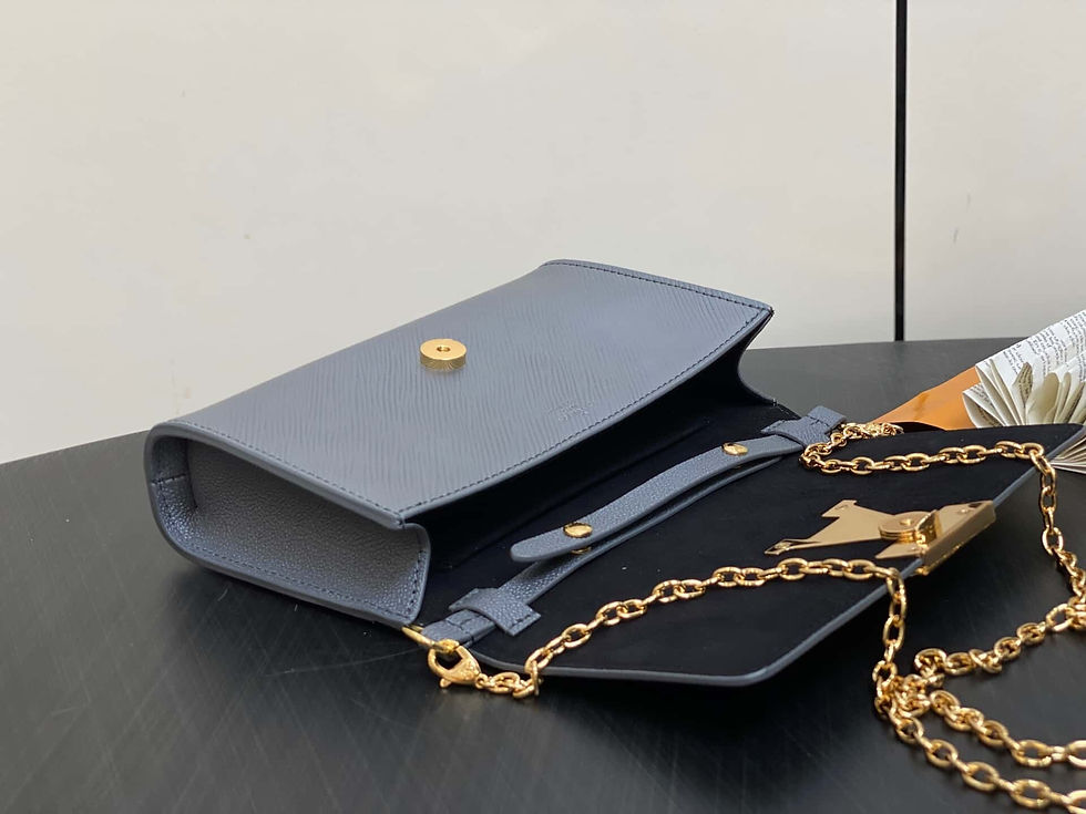 Thumbnail: LV Pochette Louise Epi – Premium Replica | Best Louis Vuitton Replica Site