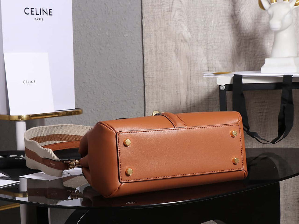 Thumbnail: Latest Classic Medium Cowhide Handbag – CL193