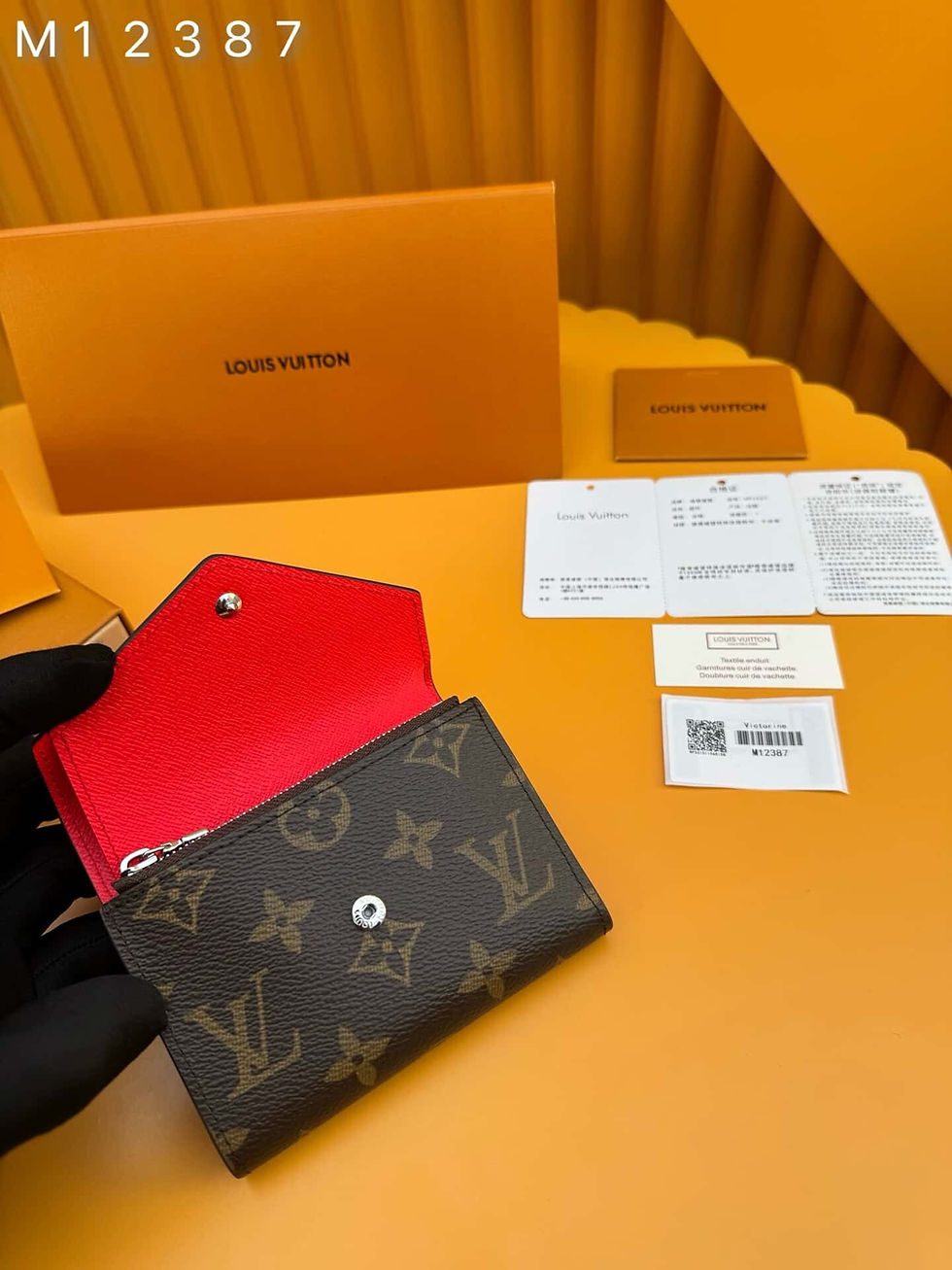 Thumbnail: Victorine Wallet – LUV457