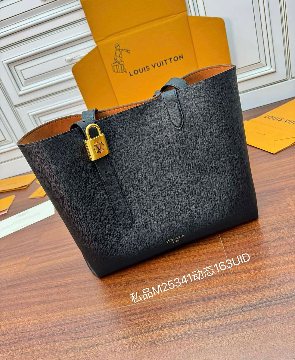Miniaturbild: Louis Vuitton LV Low Key Cabas MM