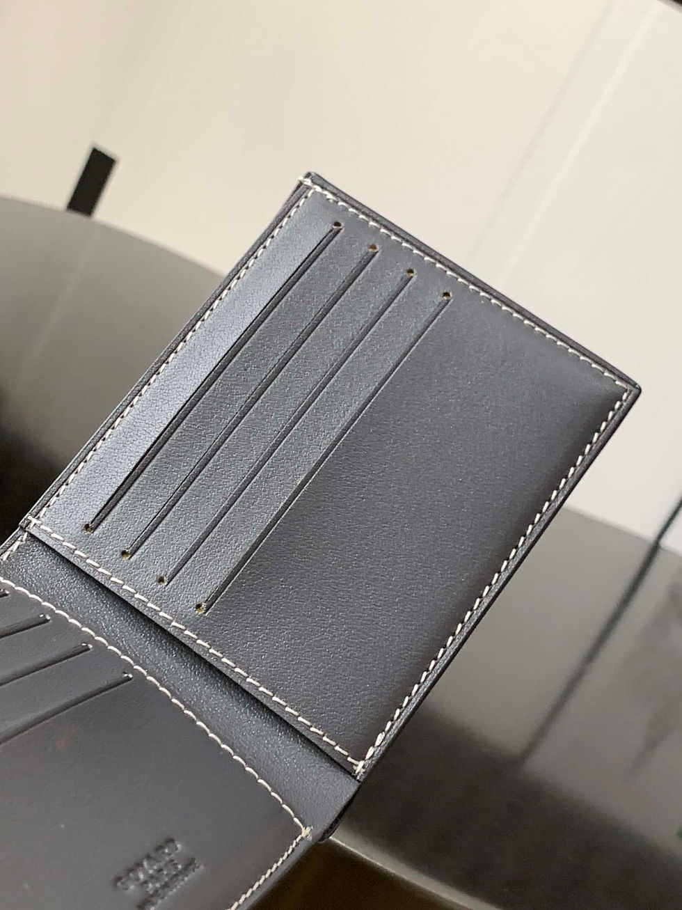 Thumbnail: Chic Practical Leather Crossbody With Chain Strap - GOY115