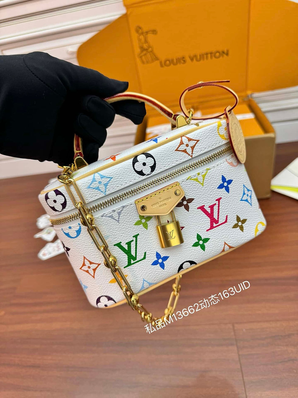 Thumbnail: X Tm Vanity Chain Pouch – LUV355