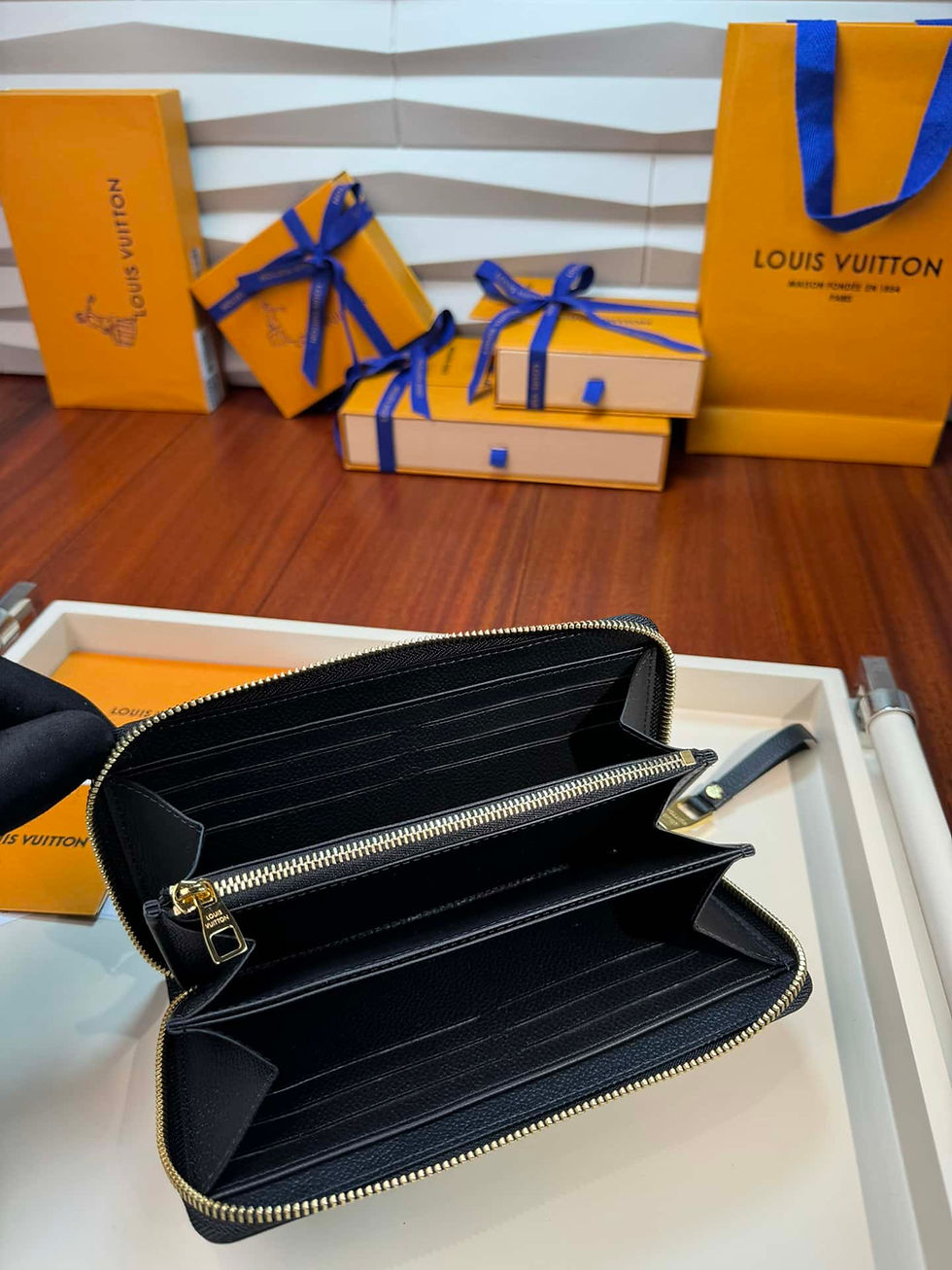 Thumbnail: Designer Wallet VL - 6695