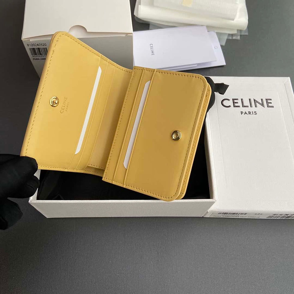 Thumbnail: Celine TRIOMPHE shiny cow leather short wallet