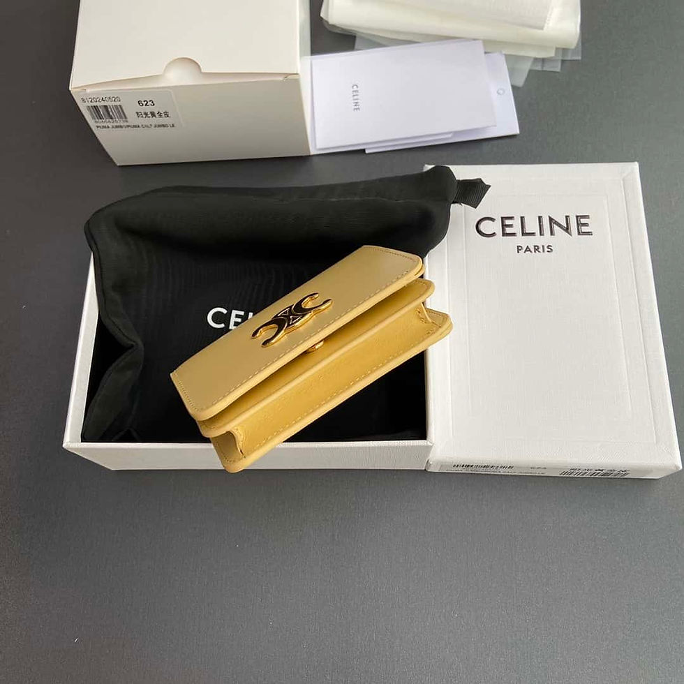 Thumbnail: Celine TRIOMPHE shiny cow leather short wallet