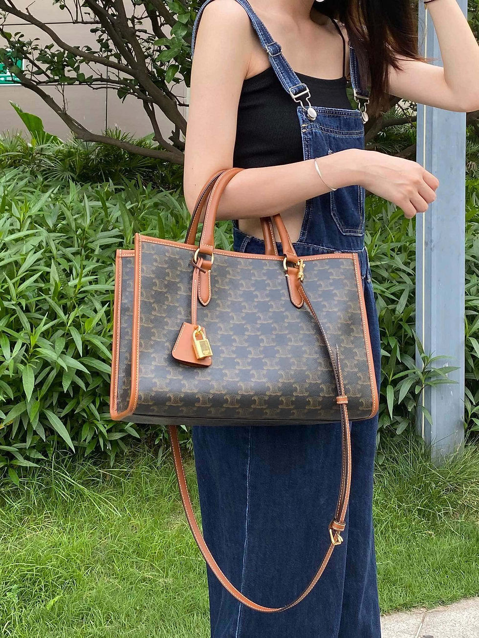 Thumbnail: Horizontal Canvas Leather Tote – Small – CL190