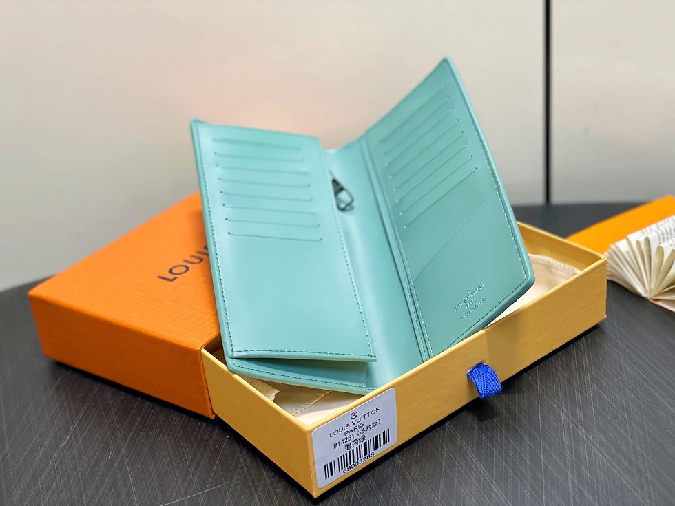 Thumbnail: Louis Vuitton LV Mint Green Full Leather Suit Clip BRAZZA Money Clip