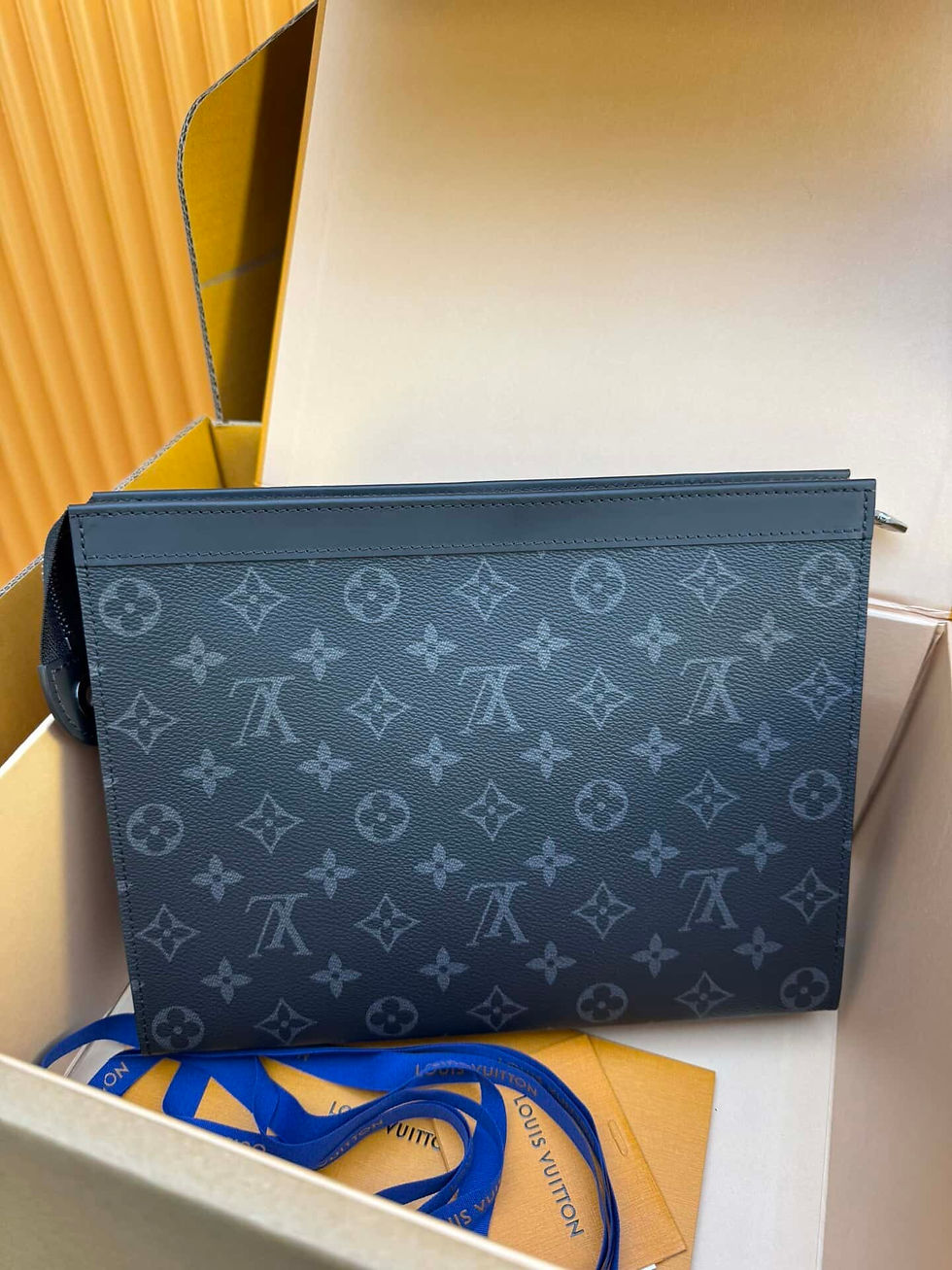 Miniaturbild: Louis Vuitton LV Pochette Voyage MM – LV Wallet with Coin Pocket Dupe USA