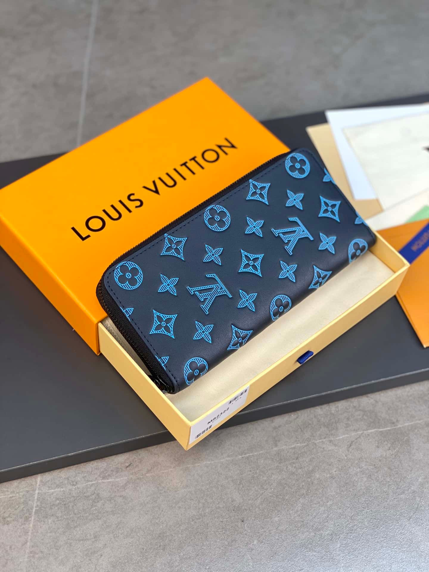 Designer Wallet VL Wallet - 6545