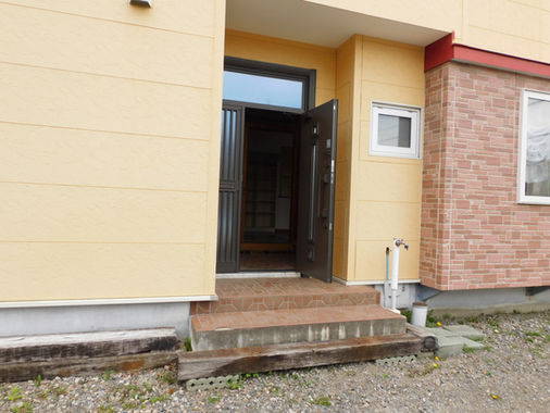 帯広　中古住宅　売家　店舗付き住宅　店舗併用住宅　角地　北東角　広陽小学校　第八中学校　美容室跡　十勝　とかちワークス　2階建