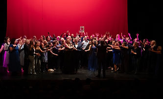 Roderick Williams OBE with Thames Opera Company_edited_edited.jpg