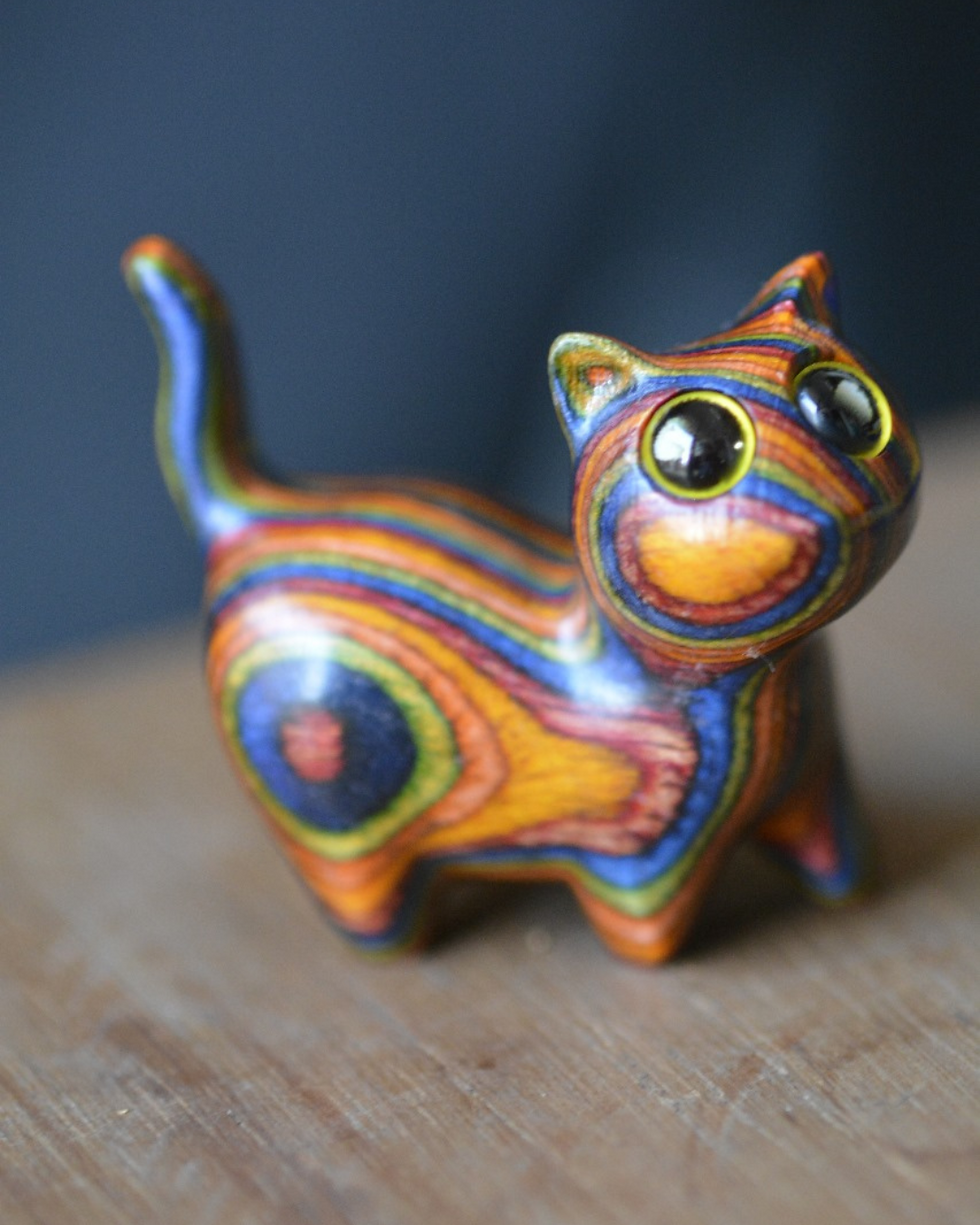 FIGURA DECORATIVA DE MADEIRA