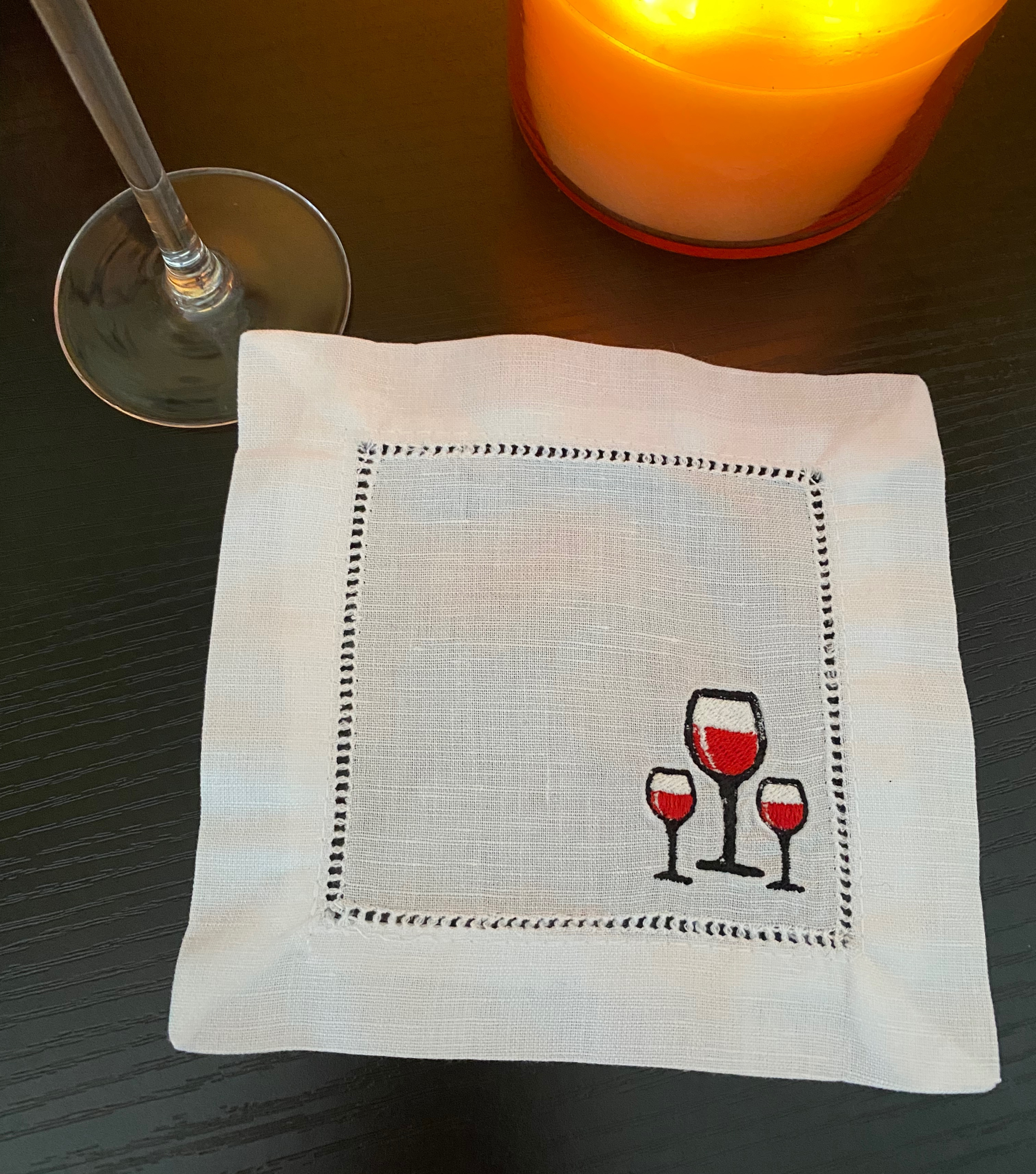 Trio Wine Glasses Cocktail Napkins