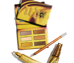 holiday-2019_urban-decay-naked-honey_003_promo_edited