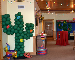 Fiesta Cactus Balloon Sculpture