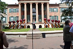 Staggered Columns with Jumbo Toppers