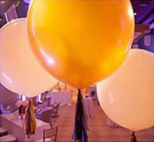 jumbo 40 balloons upclose.jpg